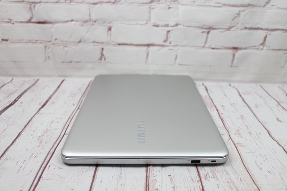 Samsung NP550XTA