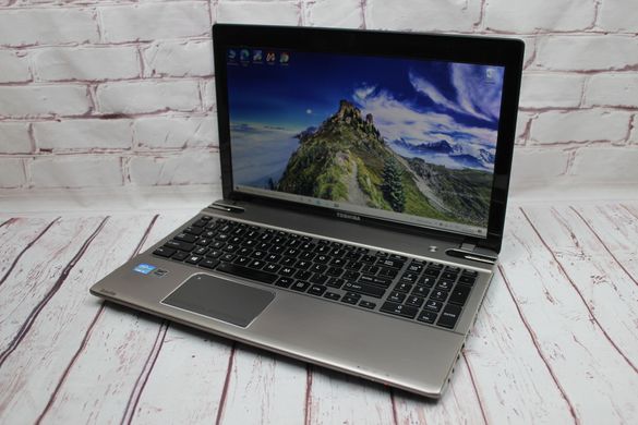 Toshiba Satellite P855