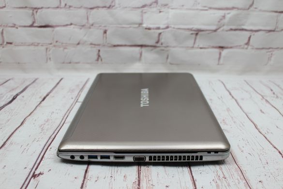 Toshiba Satellite P855