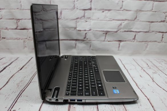 Toshiba Satellite P855