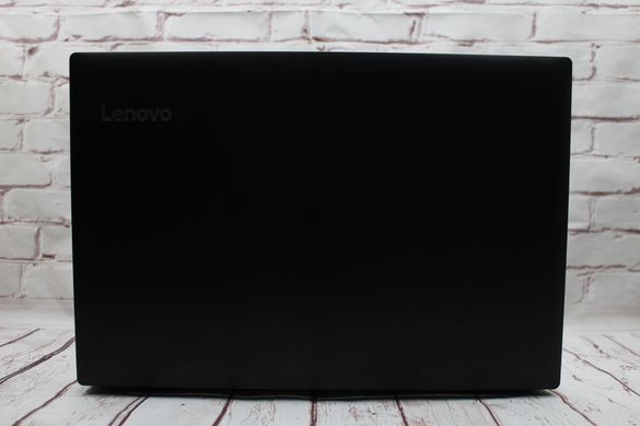 Lenovo IdeaPad 330-17IKB.