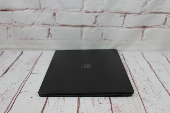 Microsoft Surface laptop 2 1769