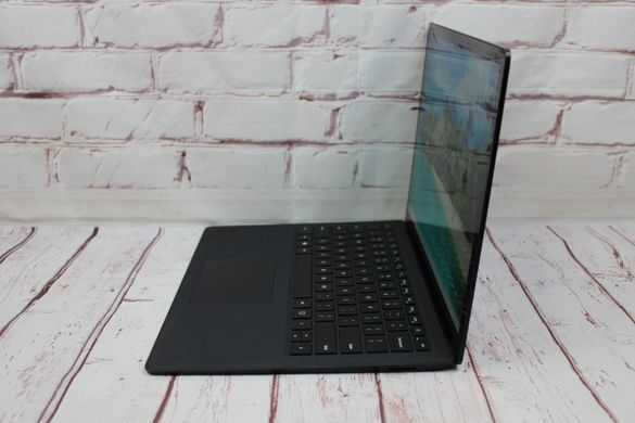 Microsoft Surface laptop 2 1769