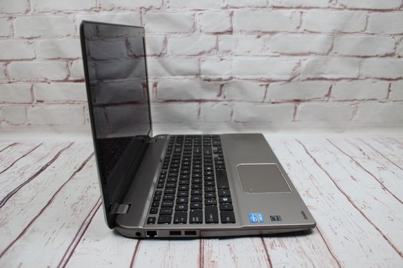 Toshiba Satellite P55